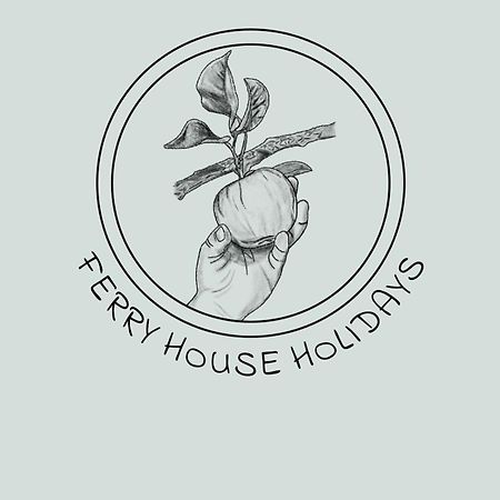 Ferry House Holidays New Ross Bagian luar foto